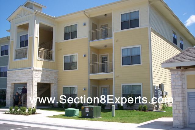 Brand NEW South Austin Apartments which take section 8